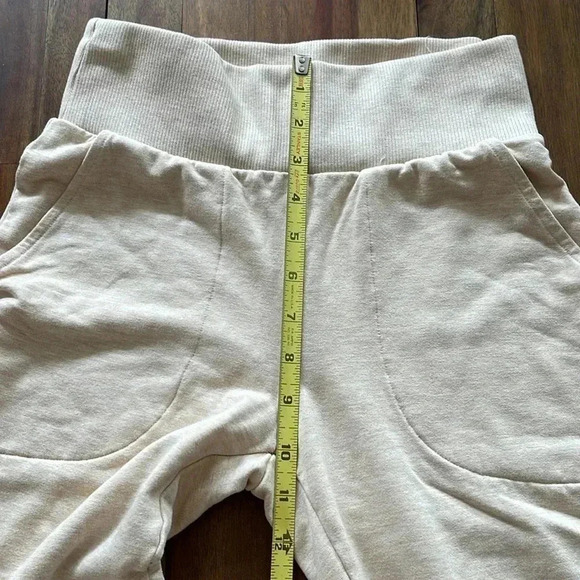 Nike Capri sweatpants - Picture 6 of 10